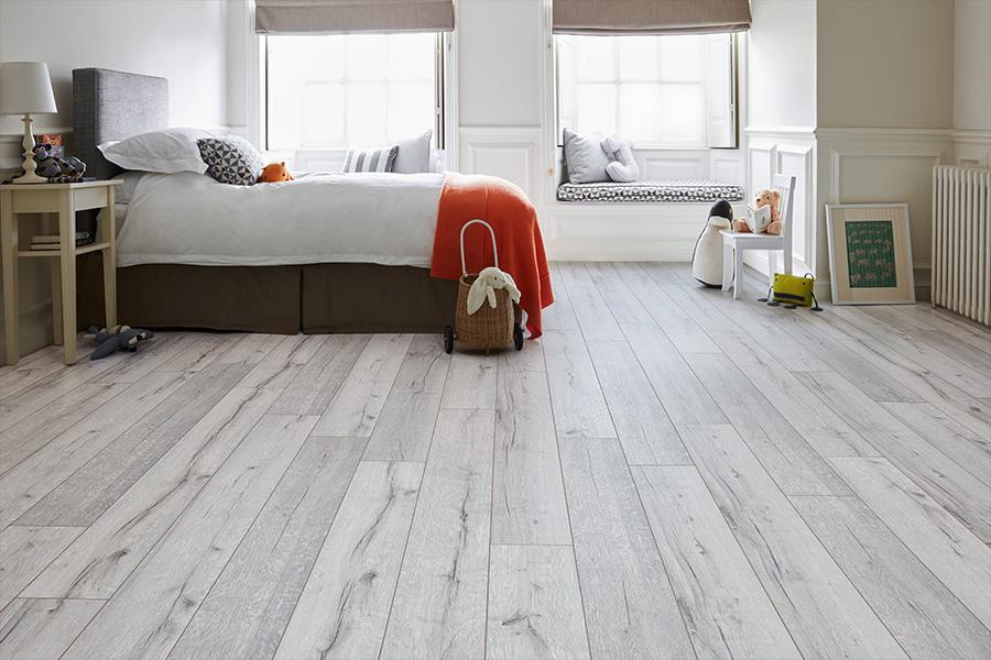 12mm Laminate Flooring White Oak- Free Delivery